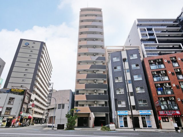 ラシュレエグゼ難波南の外観