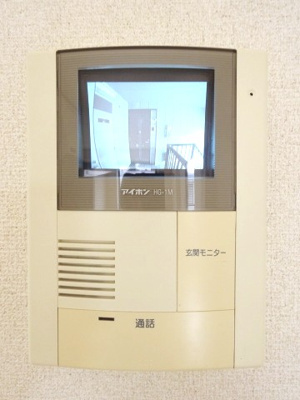 【セキュリティ】 | オーソネタウンハウス弐番館 | 防犯対策に有効なカメラ付きインターホン！突然の来客にもバッチリ対応できちゃいます☆
