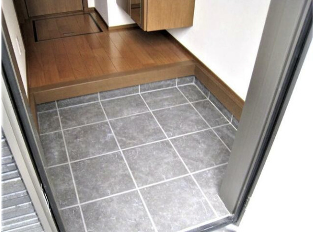 コンフォール上北沢の玄関