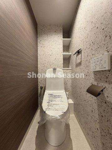 【トイレ】 | 新規交換済みの温水洗浄便座です。