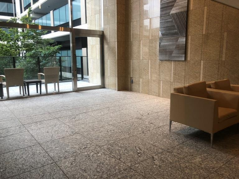 プラウド南浦和神明のロビー