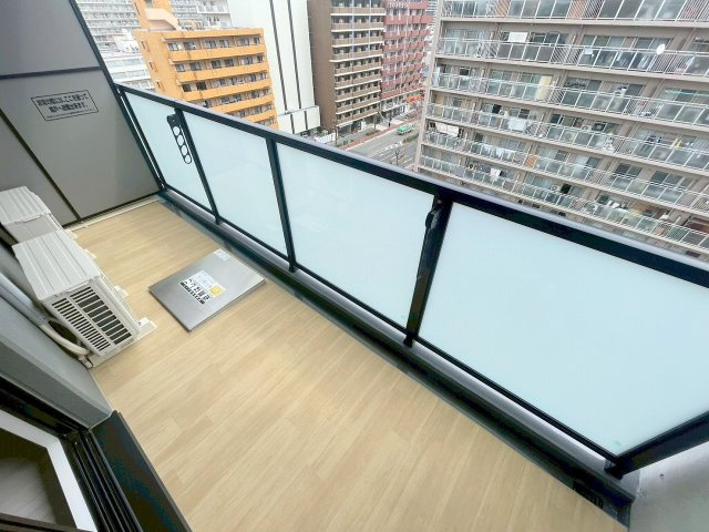 Alivis三国本町のバルコニー