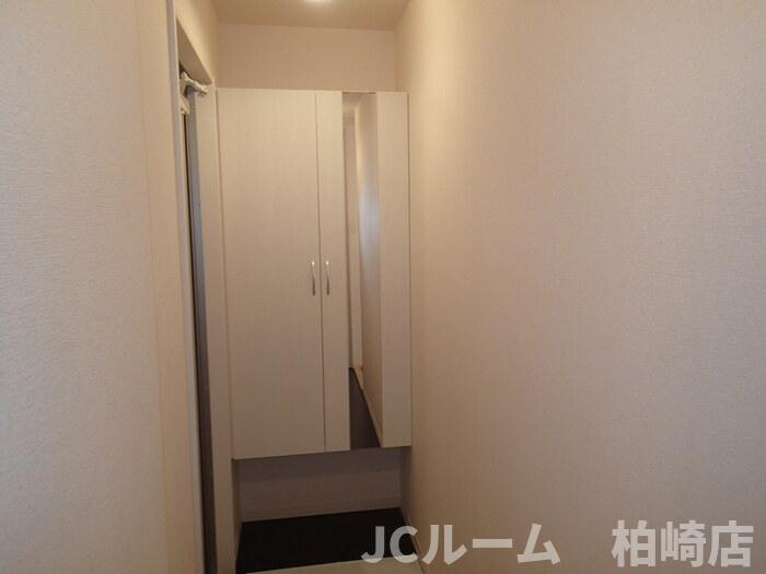 柏崎市比角１丁目のアパートの玄関