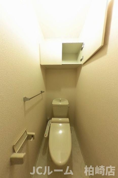 柏崎市比角１丁目のアパートのトイレ