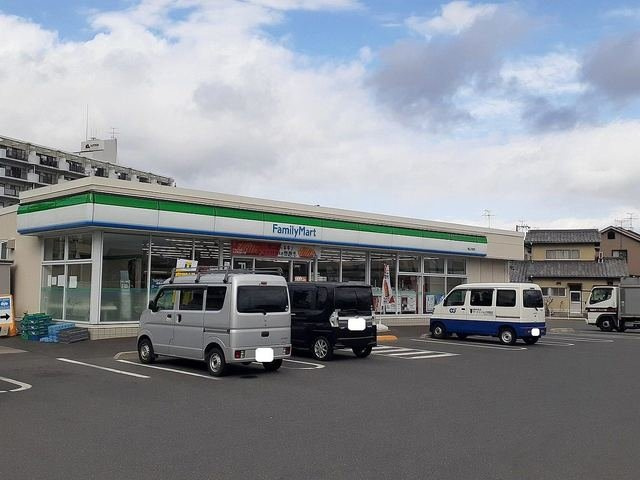 カーサ・プラシードＡの周辺|ファミリーマート岡山万倍店まで400m