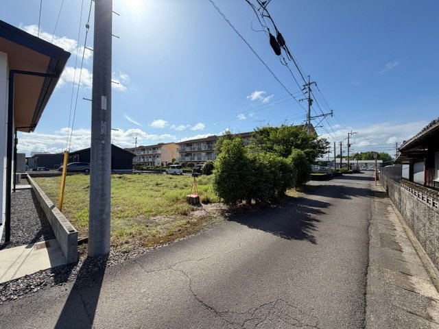 都城市上水流町の売地の前面道路含む現地写真