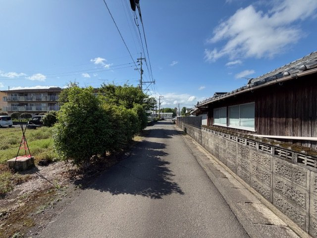 都城市上水流町の売地の前面道路含む現地写真