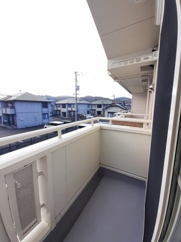 ジュネス小林のバルコニー