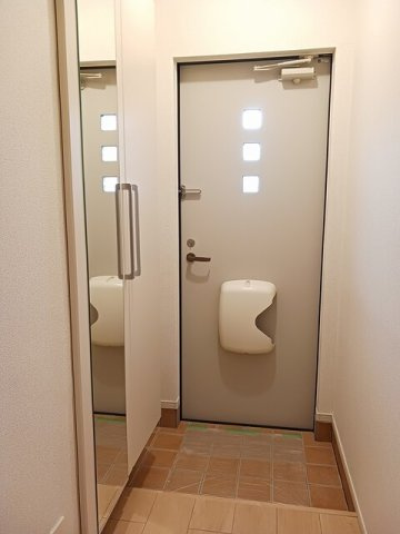 ラメールＢの玄関