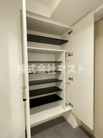 セレニテ本町リアンの収納