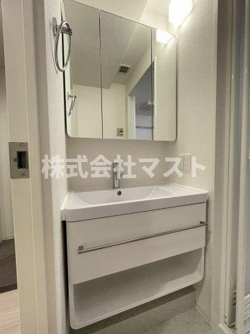 セレニテ本町リアンの洗面所