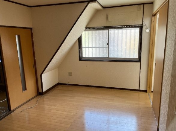 点野5丁目　中古一戸建ての洋室|洋室6.0帖
■物件内覧・資金計画相談・住宅ローン相談、リフォーム相談、お問合せ受付中■
※当日・翌日のご内覧、ご相談はお電話でのお問合せがスムーズです！
