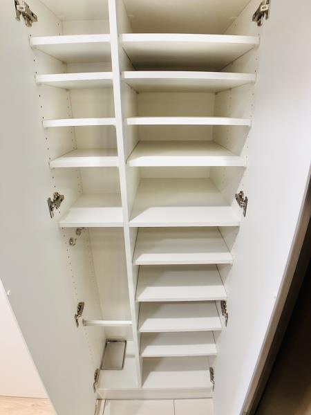 ＰＲＥＭＩＵＭ　ＣＵＢＥ　上野の居間・リビング
