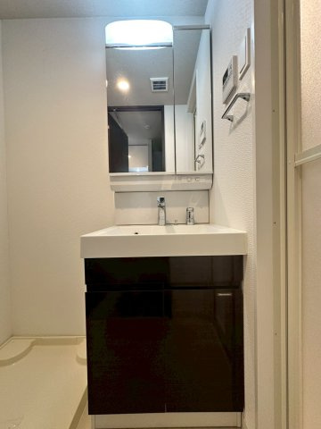 S-RESIDENCE福島Alovitaの洗面所