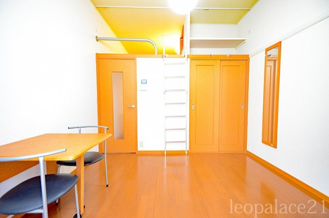 レオパレスコージィーコートの寝室