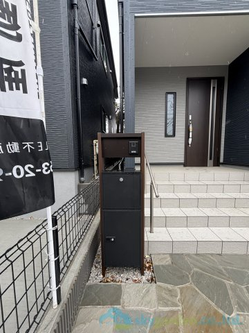 伊勢原市高森台３丁目第2　新築戸建　全２棟2号棟の玄関