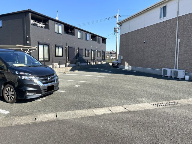 ディア・ルミエールの駐車場