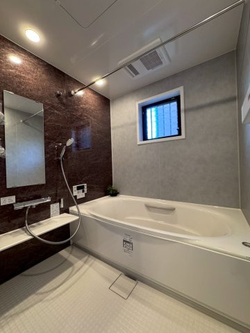 門真市寿町の浴室|花粉の時期にも嬉しい浴室乾燥機付きです。