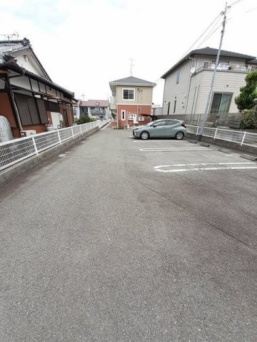 アルカンシェル庄内Ⅱの駐車場