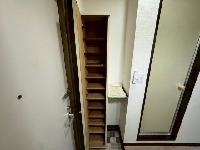 SEPIAの玄関