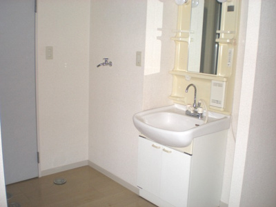 【洗面所】 | 盛岡今晩軒 | シャンプードレッサー付き洗面台と洗濯機置き場