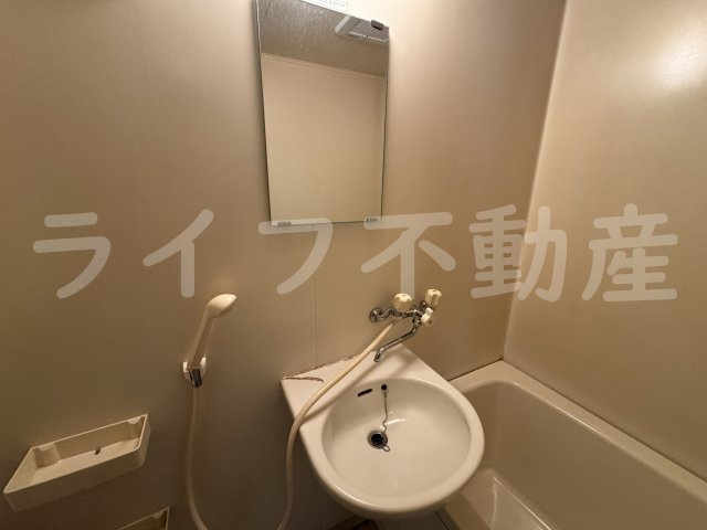 メゾン・プルミエールの洗面所|使いやすい洗面所です