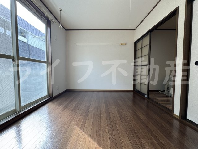 メゾン・プルミエールの洋室|個人の部屋や寝室として使える洋室です