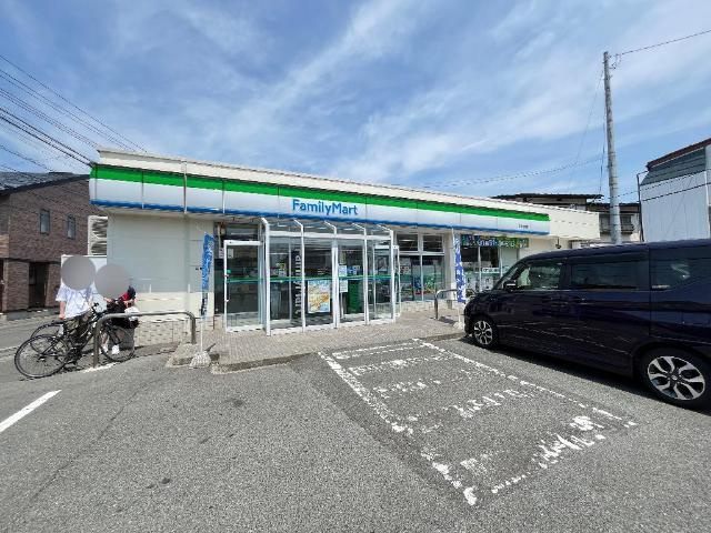 クレストビューの周辺|ファミリーマート盛岡館向店まで132ｍ