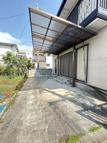 野口町二屋戸建ての駐車場