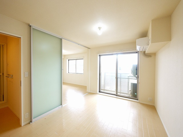 ベル・フルールの洋室|使い勝手のいい洋室です