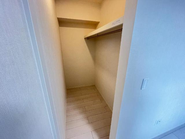 ベルメゾン笠縫の里の収納|ウォークインクローゼット（イメージ）