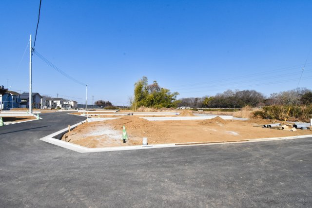 コンフォートプレイス川越市下松原2期　全7区画の前面道路含む現地写真|建築条件はありません。お好きなハウスメーカー・工務店で素敵な家を造って下さい。