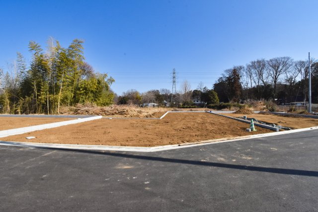 コンフォートプレイス川越市下松原2期　全7区画の前面道路含む現地写真|ゆとりの敷地で、2世帯住宅、4LDK～5LDKを設計したいという方にも、お薦めできる土地となっております。