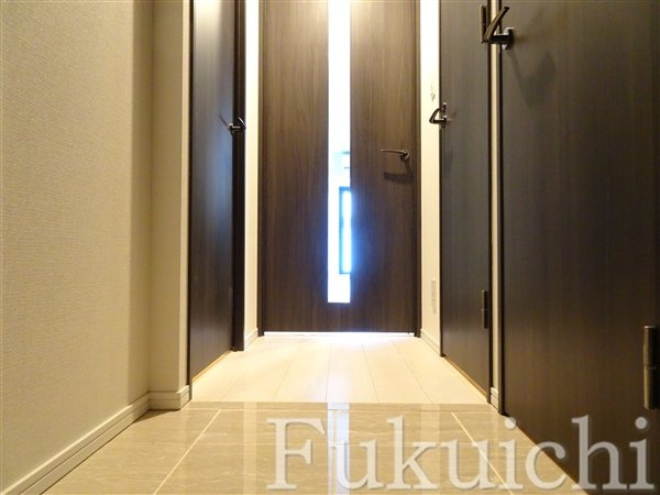 レジディア中目黒Ⅲの玄関