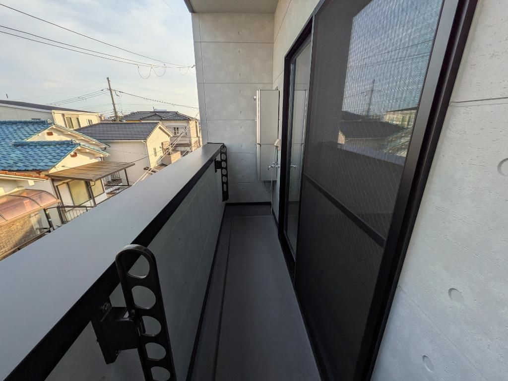 若葉町車庫付　戸建のバルコニー