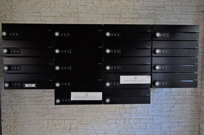 【ロビー】 | ユングフラウ | 共用部にメールボックスがあります