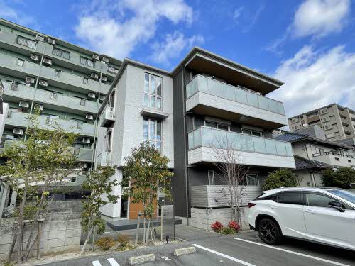 ヴィラグランデ水前寺 ＊＊