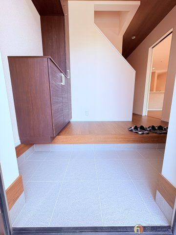 新築建売】筑後市大字尾島の玄関