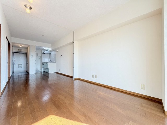 【居間・リビング】 | エーデルハイム大蔵谷 | 間取りは２LDKで、リフォーム歴が有り室内はとても綺麗です！