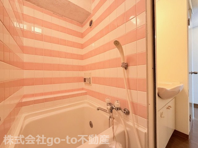 【浴室】 | エーデルハイム大蔵谷 | コンパクトな浴槽はお手入れも楽で、お湯の使用量が少なく節約につながります♪