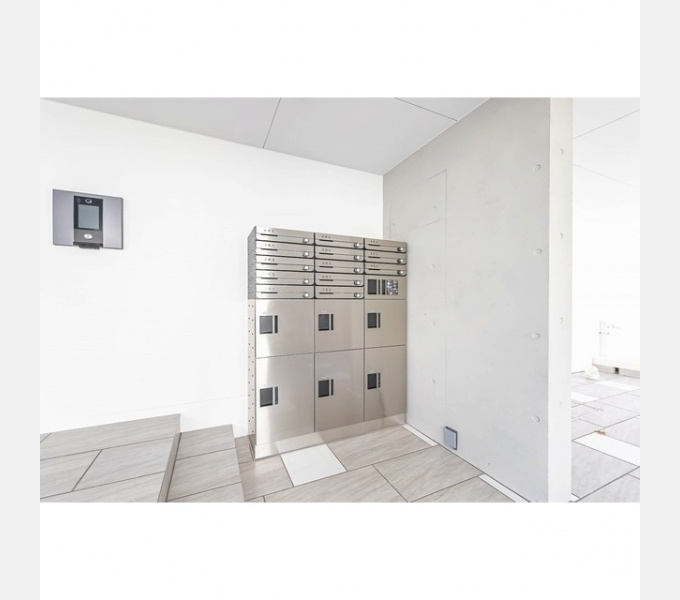 ウェルスクエア笹塚Ⅱの玄関