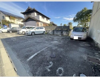 【駐車場】