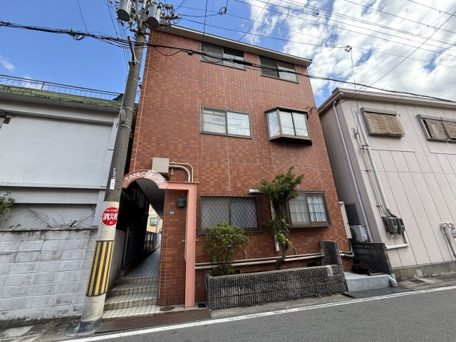谷コーポの外観