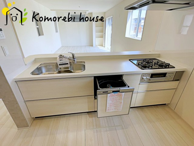 桶川市末広2丁目　2期　新築一戸建て　ブルーミングガーデン　01のキッチン|26.3.21　撮影済み