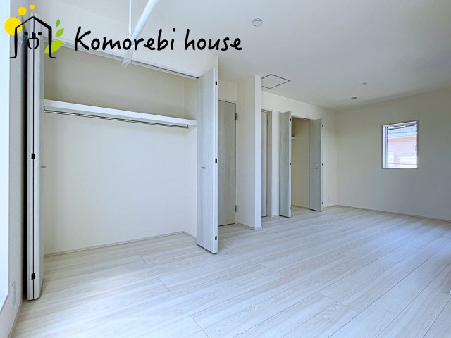 桶川市末広2丁目　2期　新築一戸建て　ブルーミングガーデン　01の居間・リビング|26.3.21　撮影済み