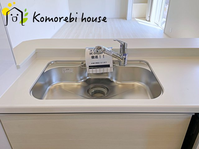 桶川市末広2丁目　2期　新築一戸建て　ブルーミングガーデン　01のキッチン|26.3.21　撮影済み
