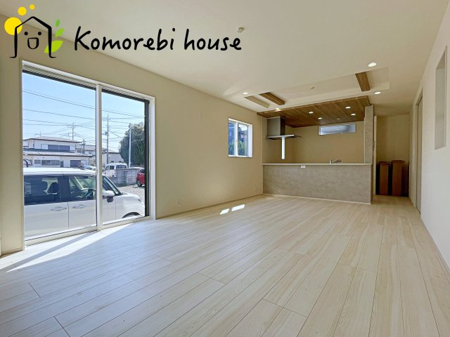 桶川市末広2丁目　2期　新築一戸建て　ブルーミングガーデン　01の居間・リビング|26.3.21　撮影済み