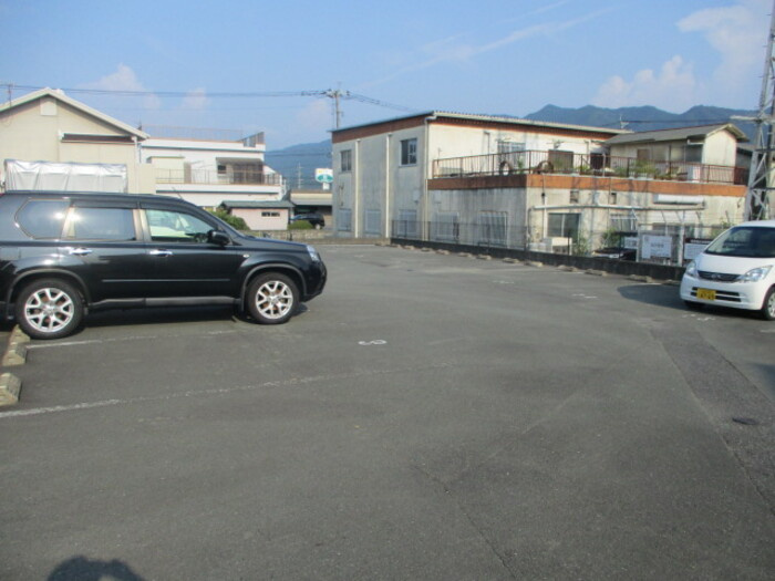 セジュール楠の駐車場