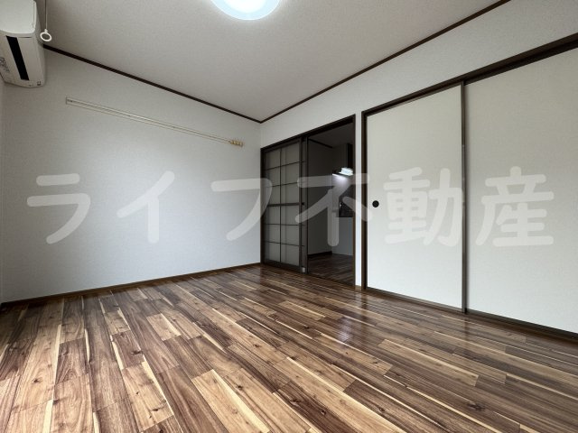 メゾン・プルミエールの洋室|明るい洋室です