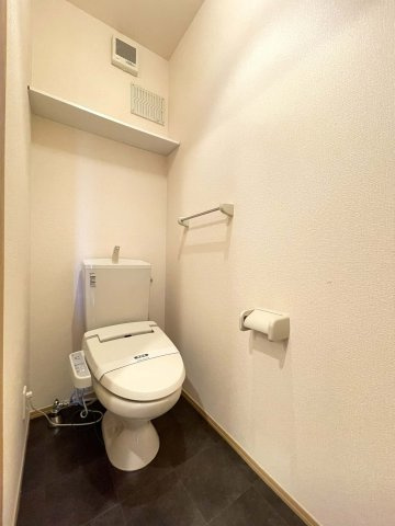 High Excel11のトイレ|※左右反転・別室の写真になります。